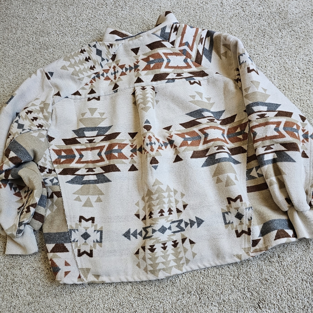 Aztec Pullover - Picture 4 of 4